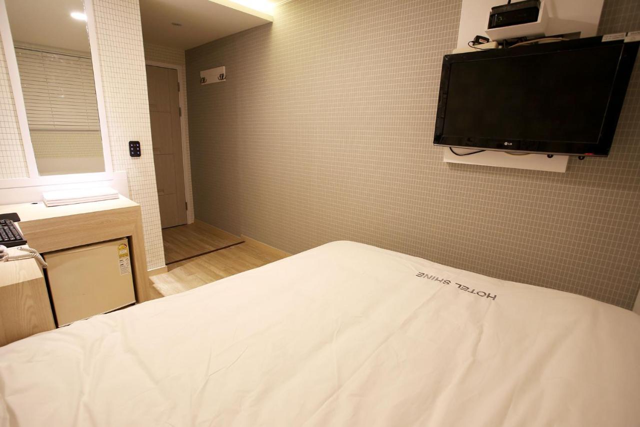 Shine Hotel Seoul Bagian luar foto