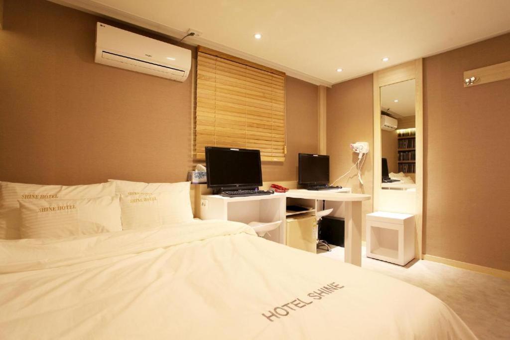 Shine Hotel Seoul Bagian luar foto