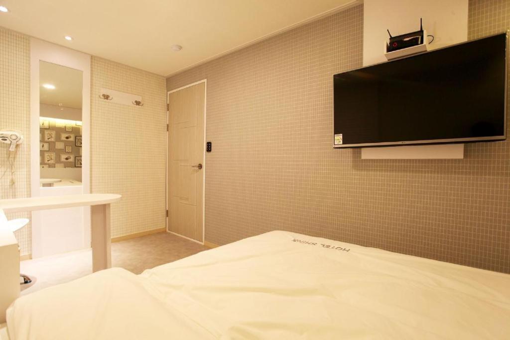 Shine Hotel Seoul Bagian luar foto
