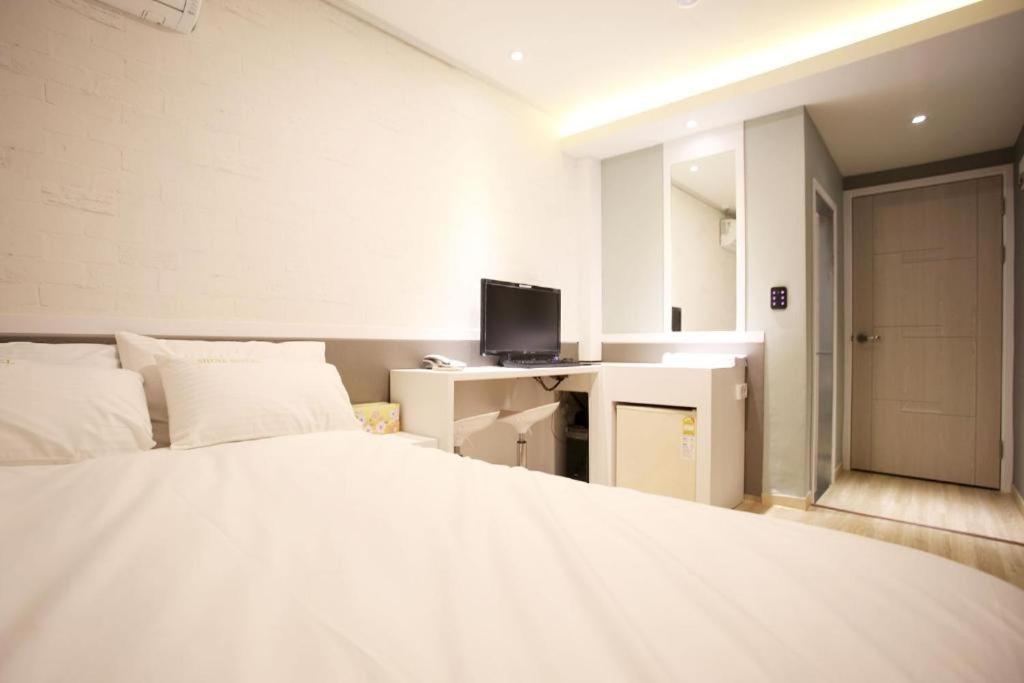 Shine Hotel Seoul Bagian luar foto