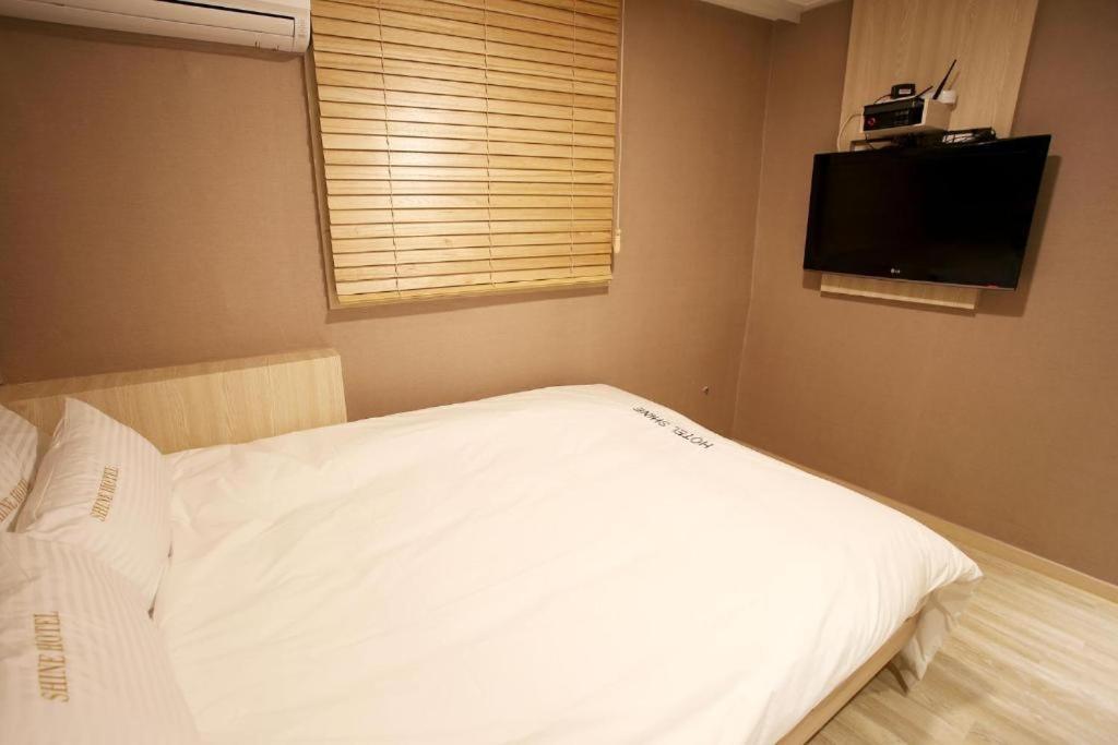 Shine Hotel Seoul Bagian luar foto