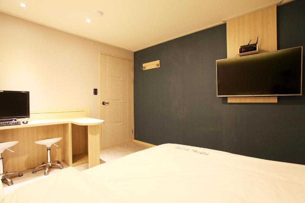 Shine Hotel Seoul Bagian luar foto