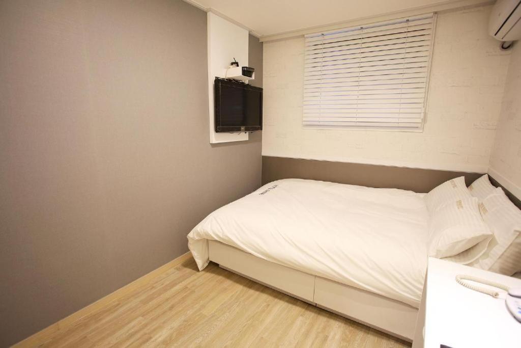 Shine Hotel Seoul Bagian luar foto