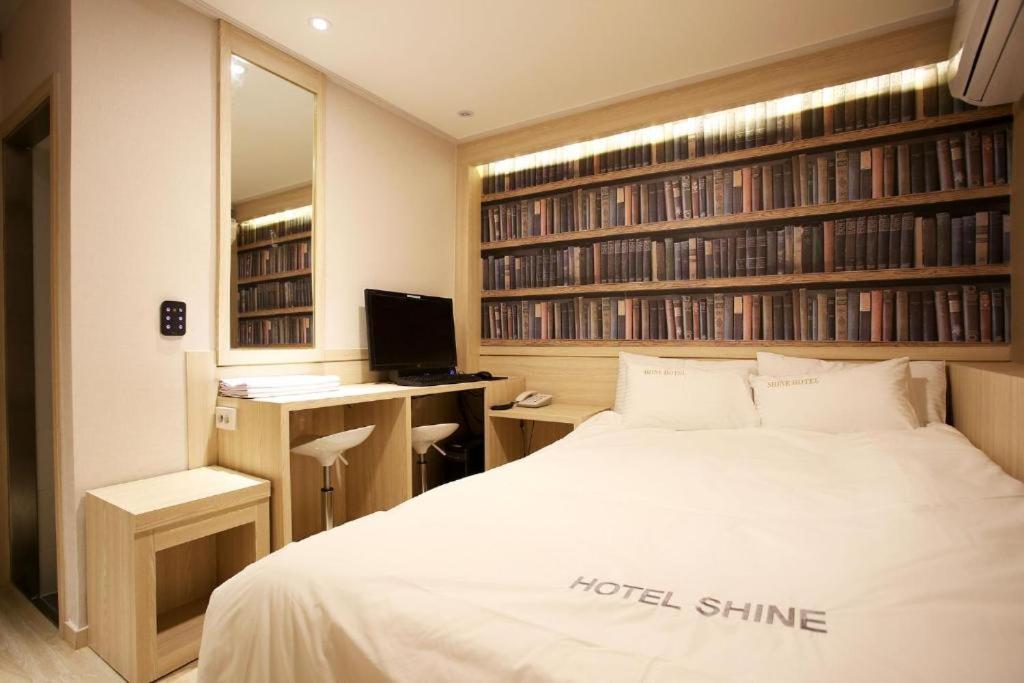 Shine Hotel Seoul Bagian luar foto
